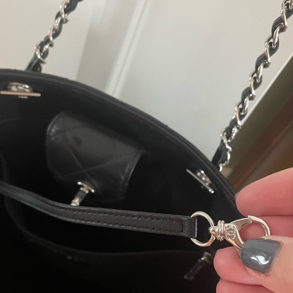 CHANEL Classic Shopper Tote! Excellent Condition! - Picture 7 of 11